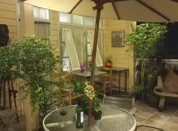 Baan Vaneeda Antique Garden House *