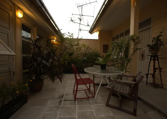 Baan Vaneeda Antique Garden House * Bangkok
