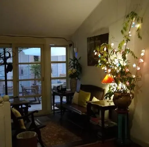 Baan Vaneeda Antique Garden House * Bangkok